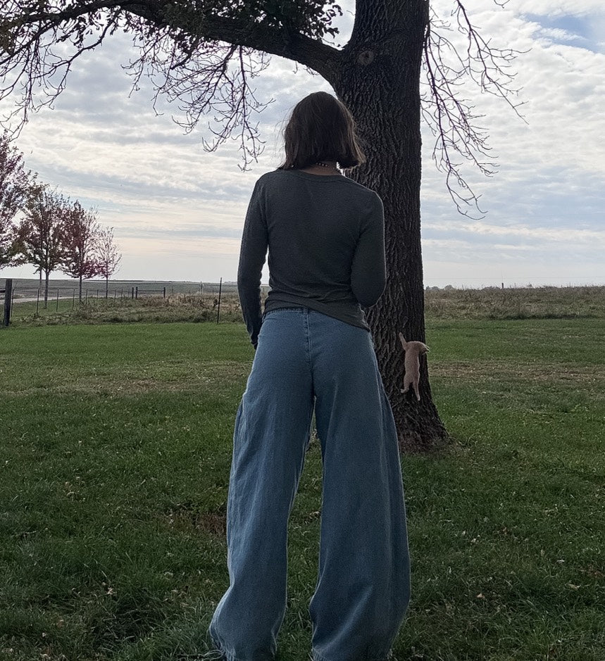 Light wash Mid rise trend wide leg